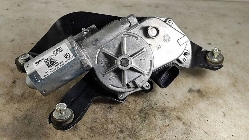 Rear window wiper motor – Hyundai Bayon (2021-)