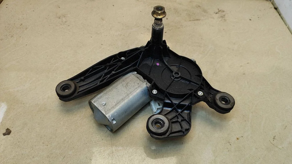 Rear window wiper motor – Citroen C3 (2005-2010)