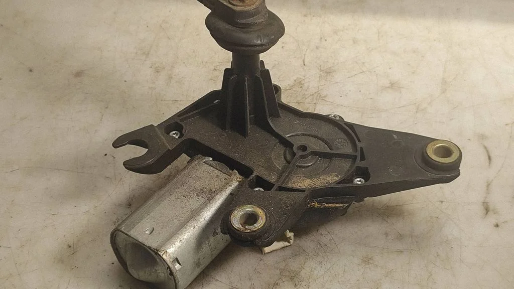 Rear window wiper motor – Nissan Micra (2003-2007)
