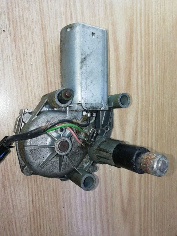 Rear window wiper motor – Chrysler Grand Voyager III (1995-2000)