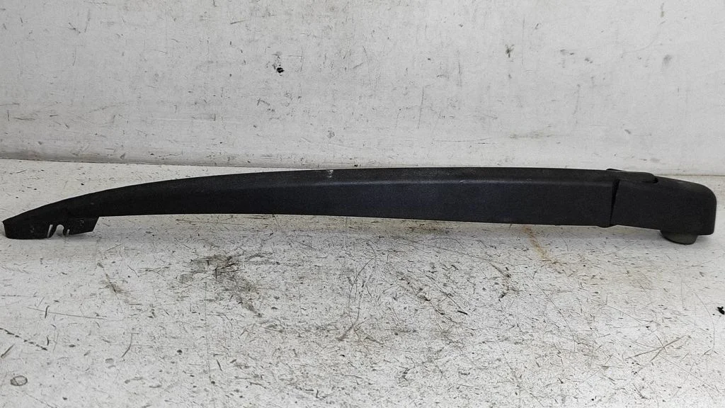 Rear wiper blade arm – Opel Vectra C (2002-2005)
