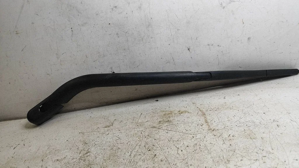 Rear wiper blade arm – Mitsubishi Colt CZ3 (2006-2009)