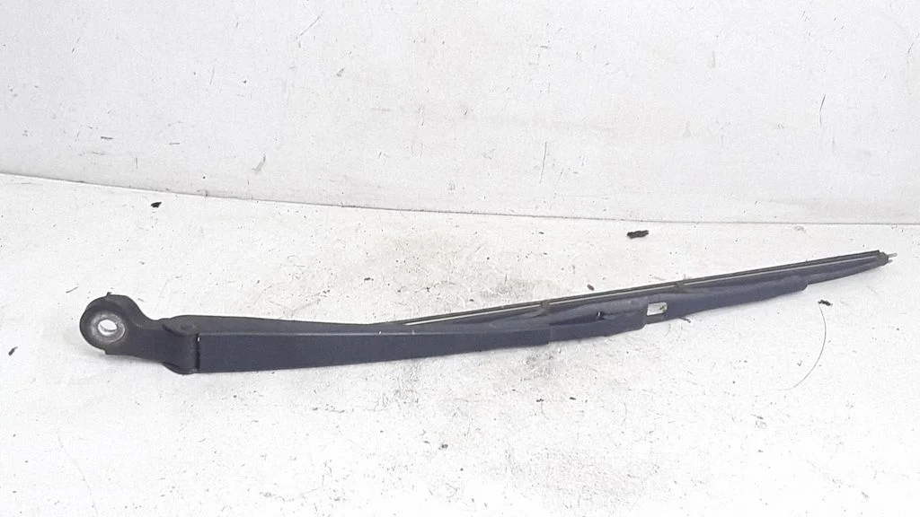 Rear wiper blade arm – Volkswagen Passat B5.5 (2001-2005)
