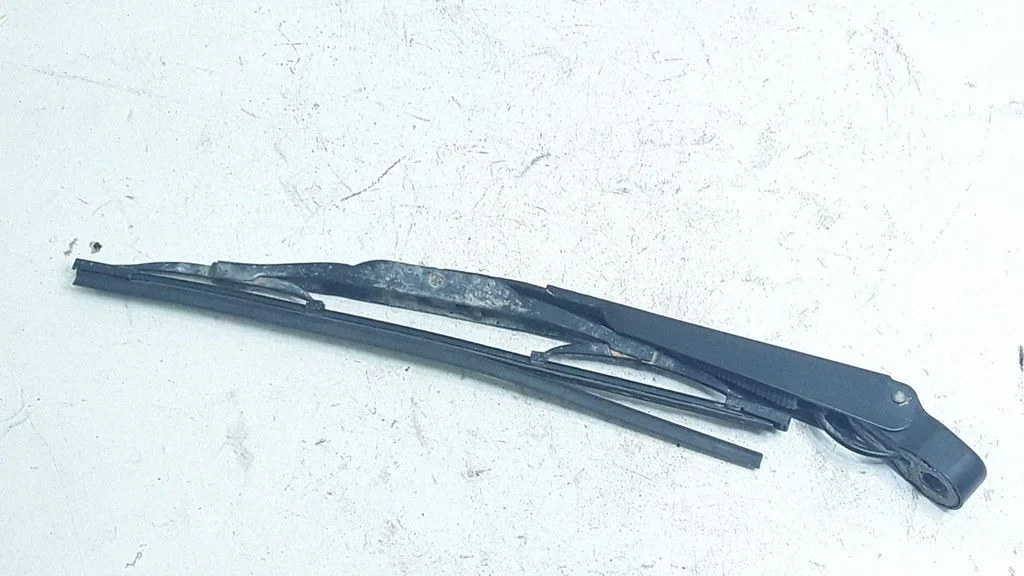 Rear wiper blade arm – Ford Focus C-MAX (2003-2010)