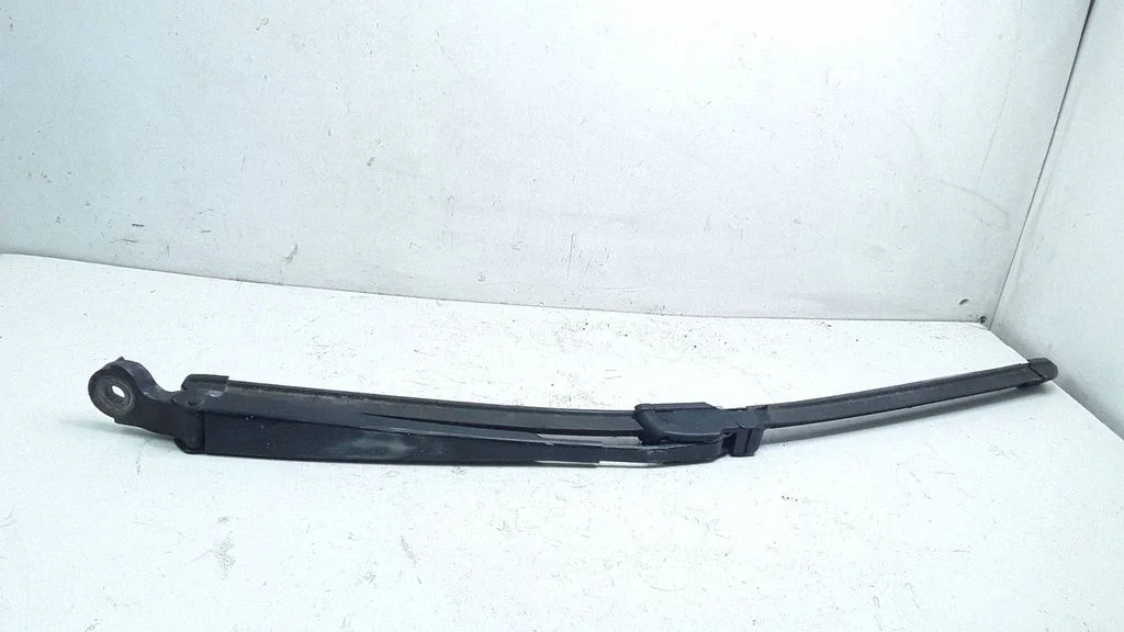 Rear wiper blade arm – Volkswagen Passat B5.5 (2001-2005)