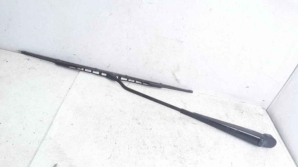 Rear wiper blade arm – Ford Mondeo Mk III (2000-2007)