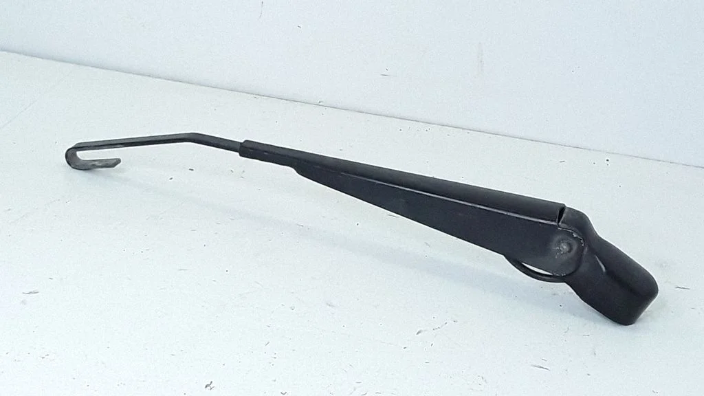 Rear wiper blade arm – Ford Focus (1998-2004)