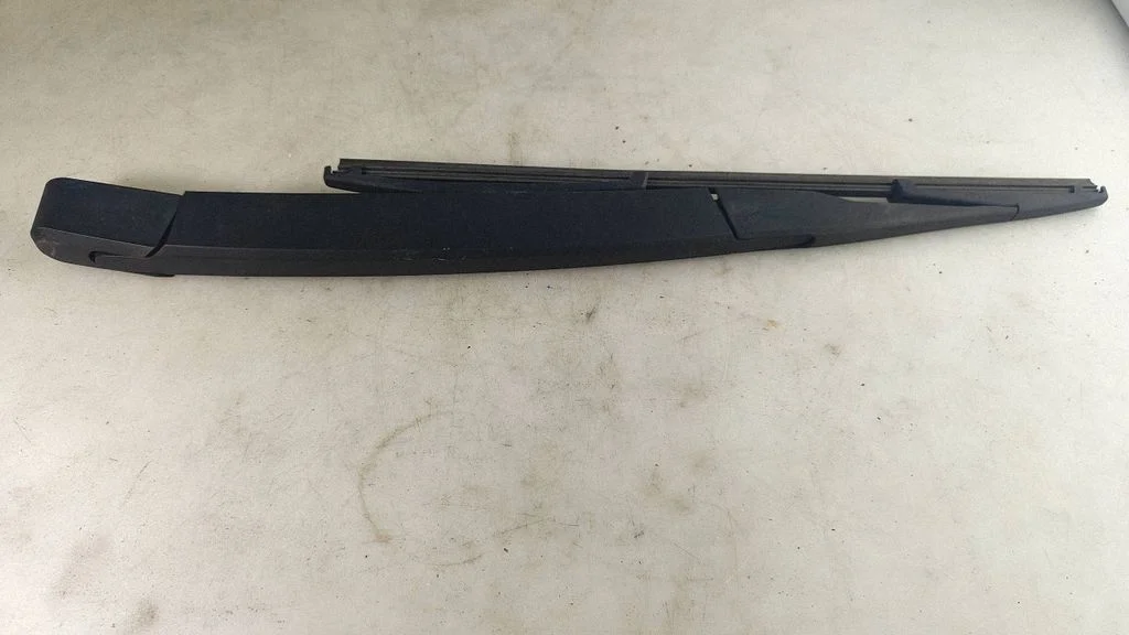 Rear wiper blade arm – Opel Vectra C (2002-2005)