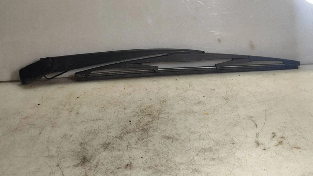 Rear wiper blade arm – Subaru Forester SH (2008-2013)