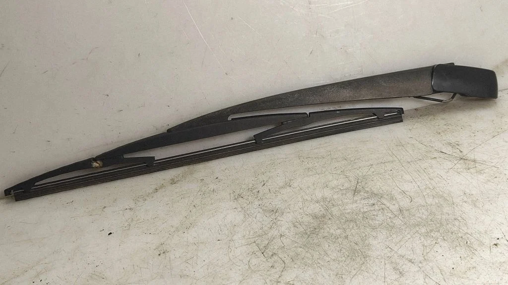 Rear wiper blade arm – Subaru Forester SH (2008-2013)