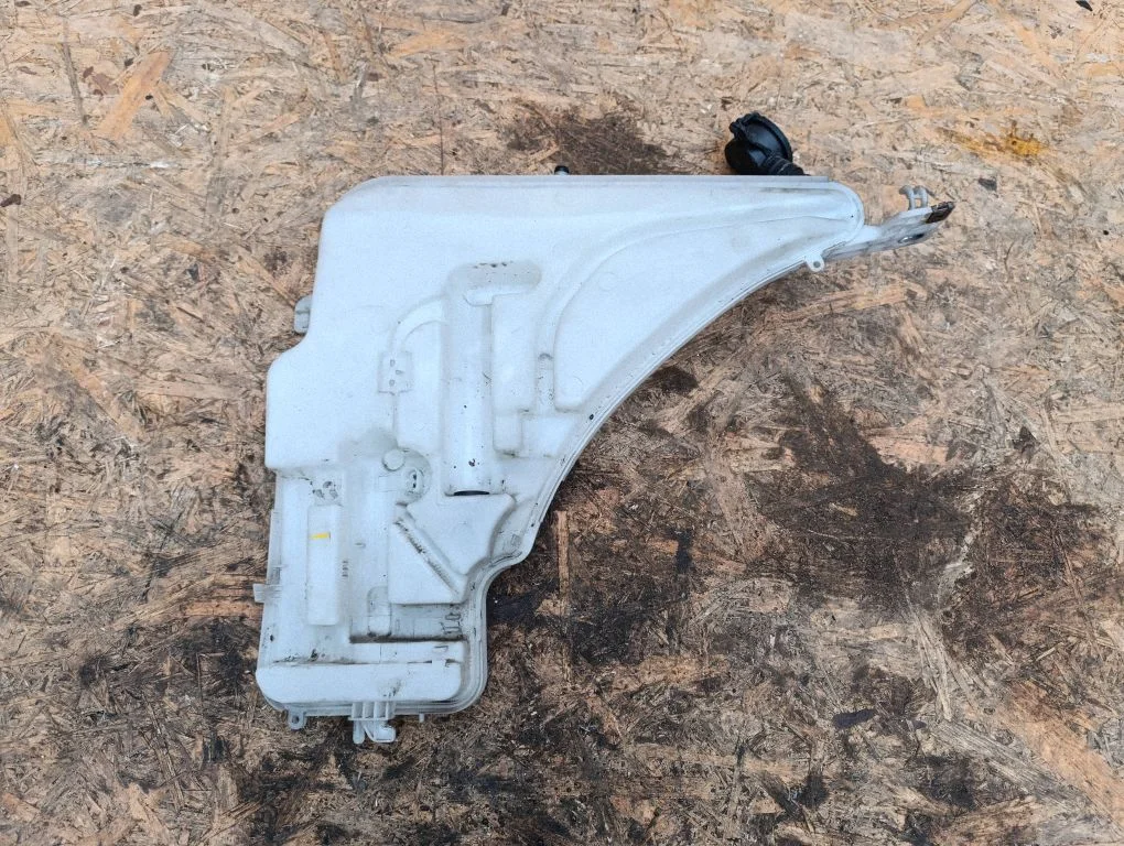 Klaasipesuvedeliku paak – BMW 4-seeria F32 F33 (2013-2020)