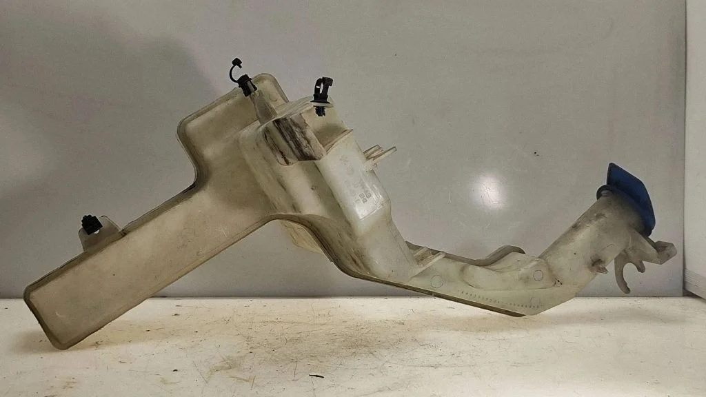 Windshield washer fluid reservoir/tank – Volkswagen Passat CC (2008-2016)