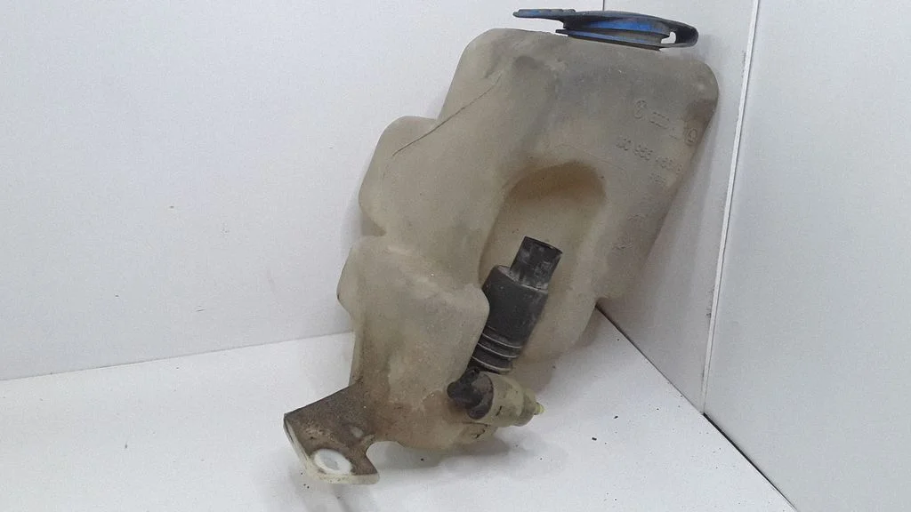 Windshield washer fluid reservoir/tank – Audi A3 S3 8L (1996-2003)