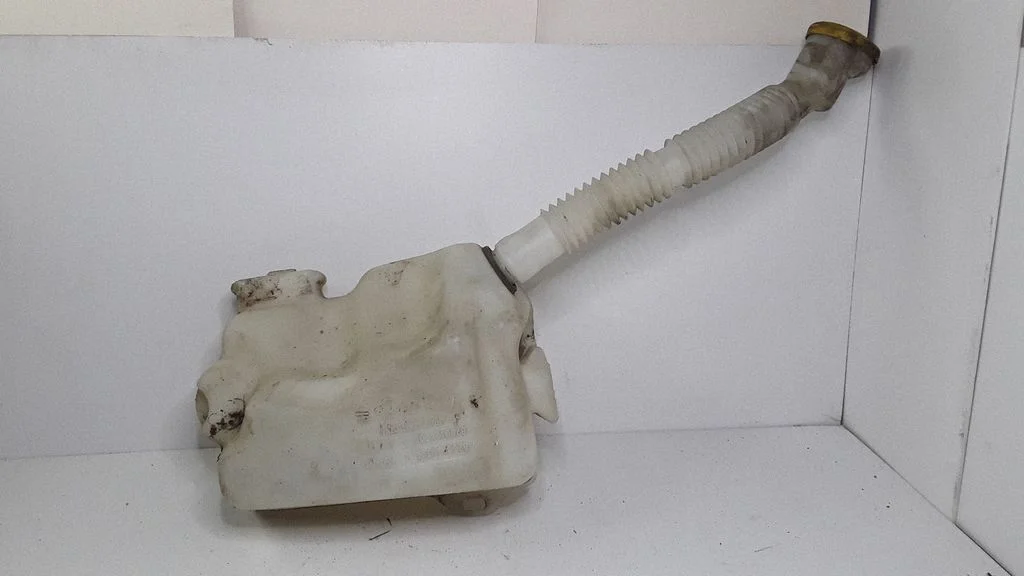 Windshield washer fluid reservoir/tank 8200104706