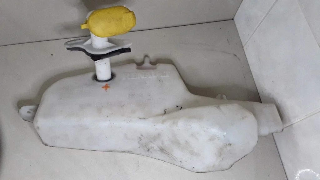 Windshield washer fluid reservoir/tank 7700843902C