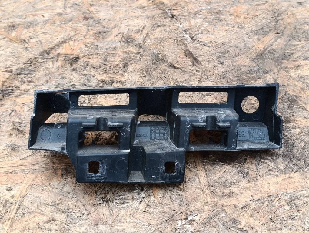 Headlight/headlamp mounting bracket 622200007R