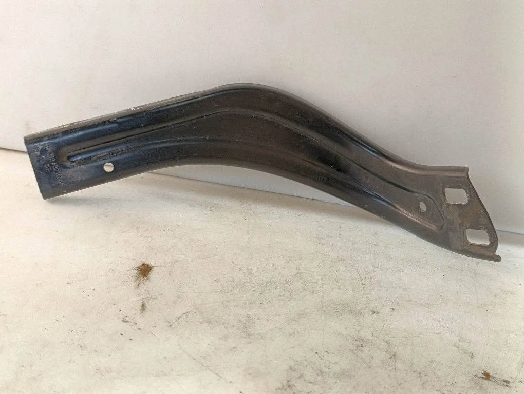 Headlight/headlamp mounting bracket A2126200285