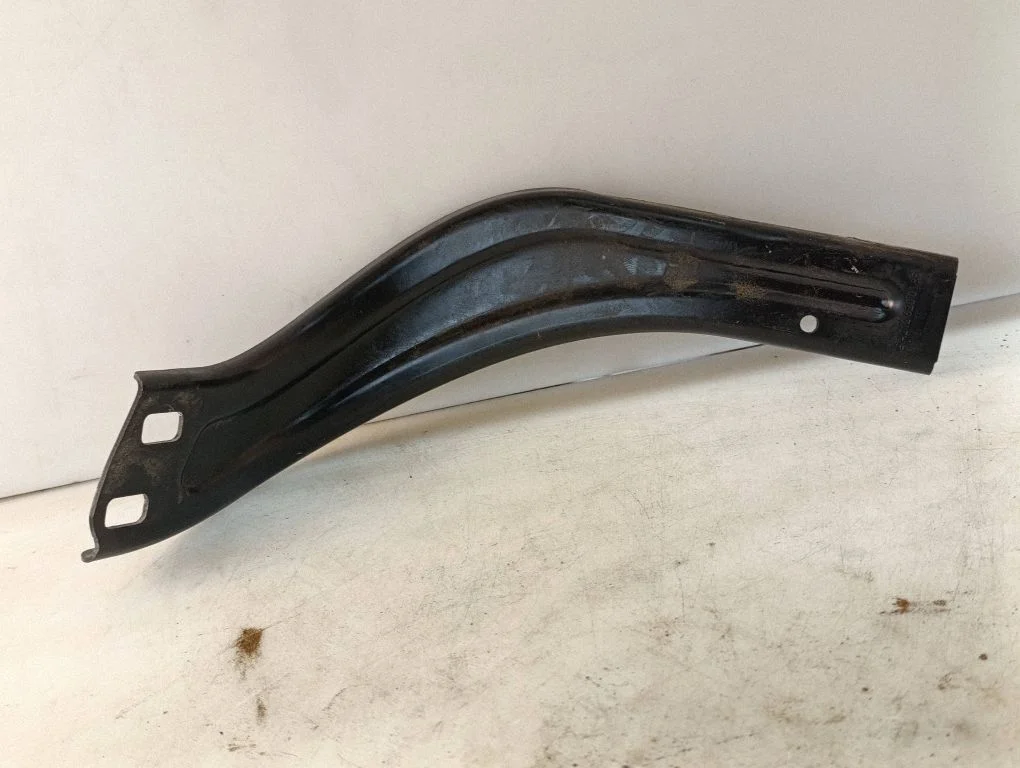 Headlight/headlamp mounting bracket A2126200185