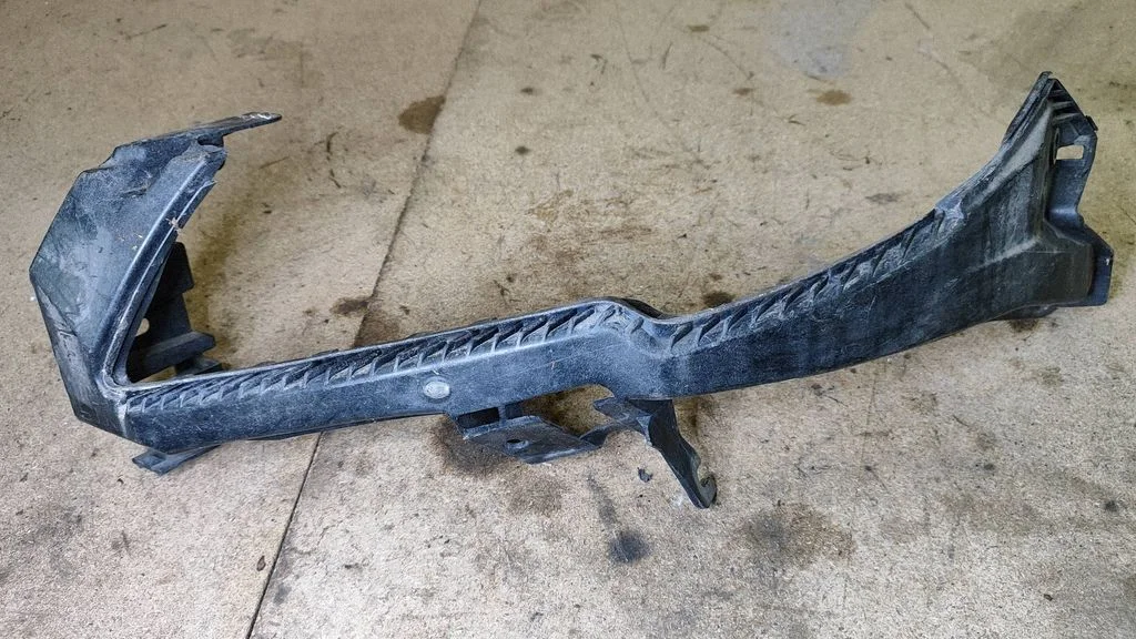 Headlight/headlamp mounting bracket – right