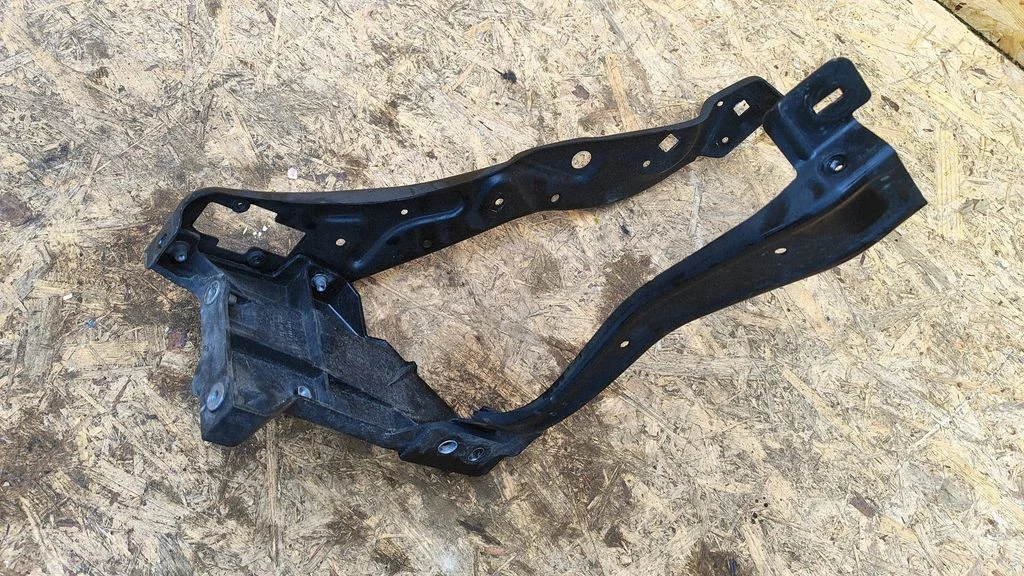 Headlight/headlamp mounting bracket – Mercedes-Benz E-Class W212 (2009-2016)