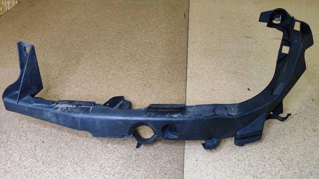 Headlight/headlamp mounting bracket 7116707