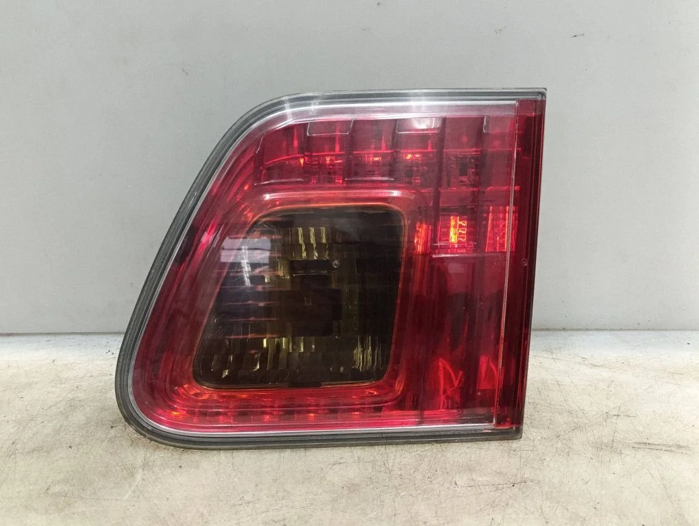 Lampa tylna w błotniku 8158005110