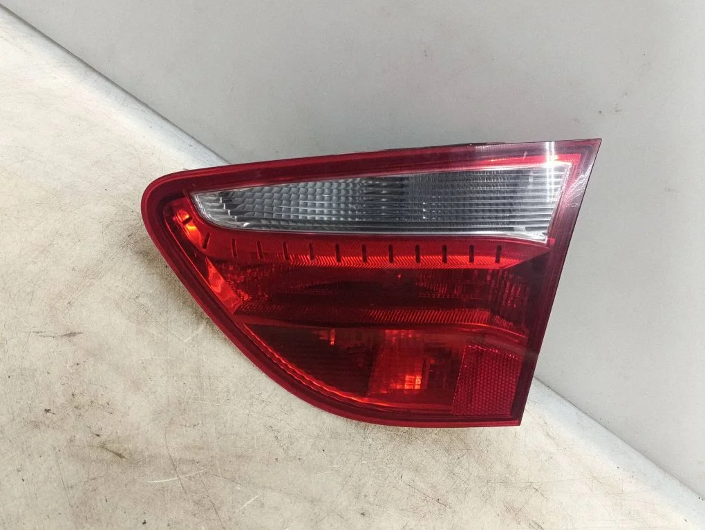 Lampa tylna w błotniku 3R9945094