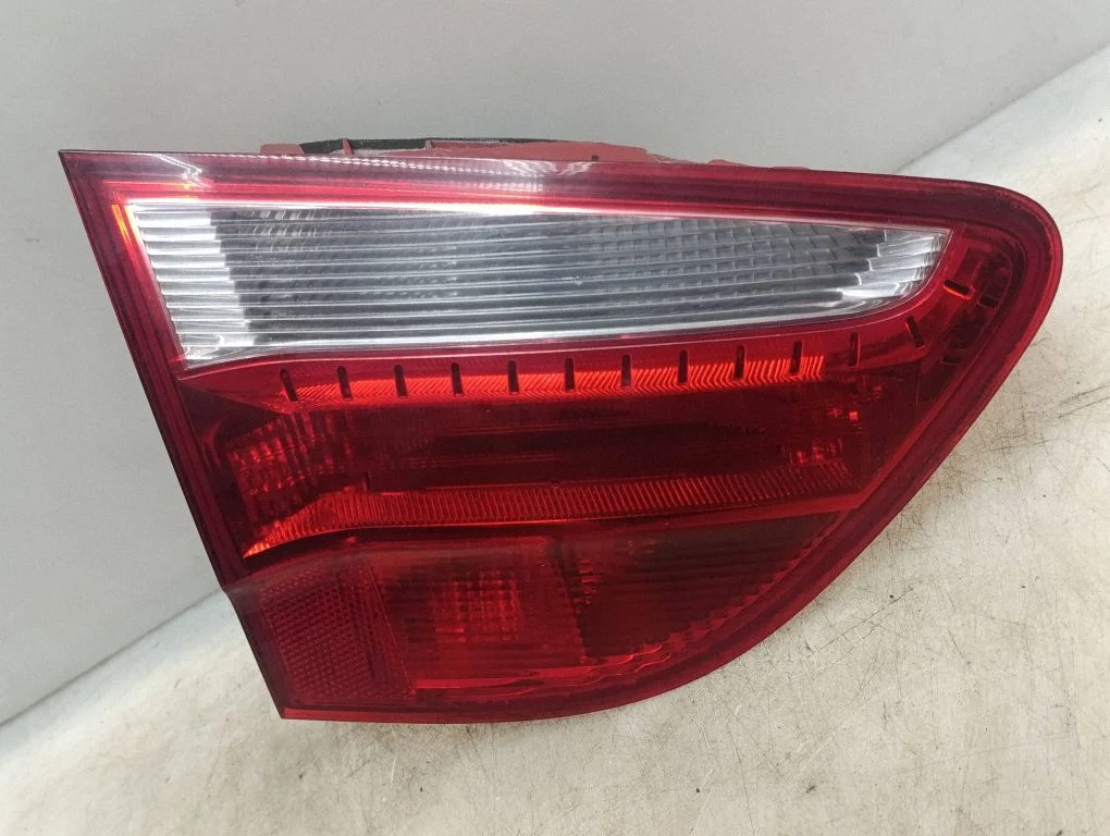 Lampa tylna w błotniku 3R9945093