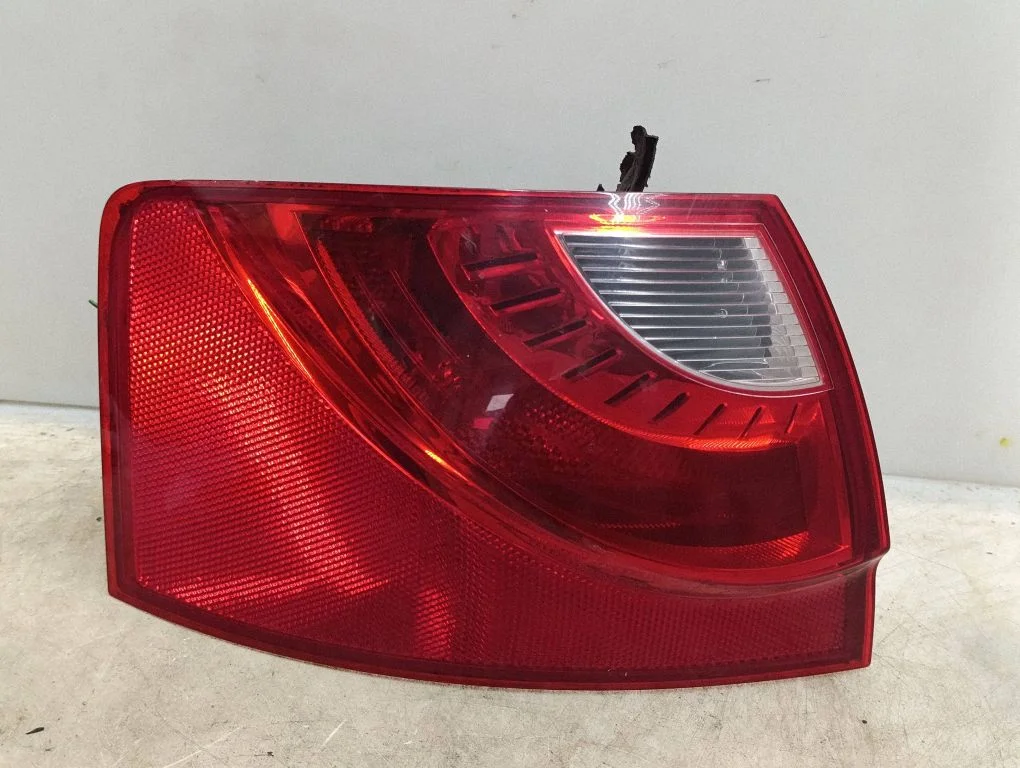Lampa tylna w błotniku 3R9945095A