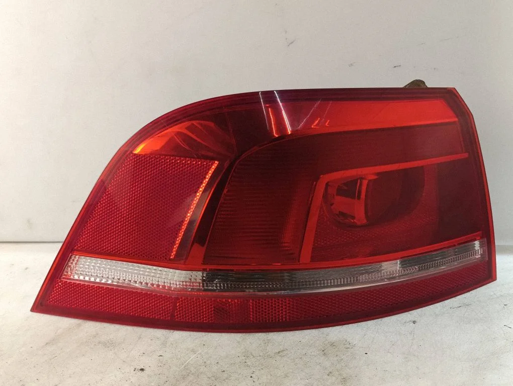 Rear/tail lights 3AF945095C