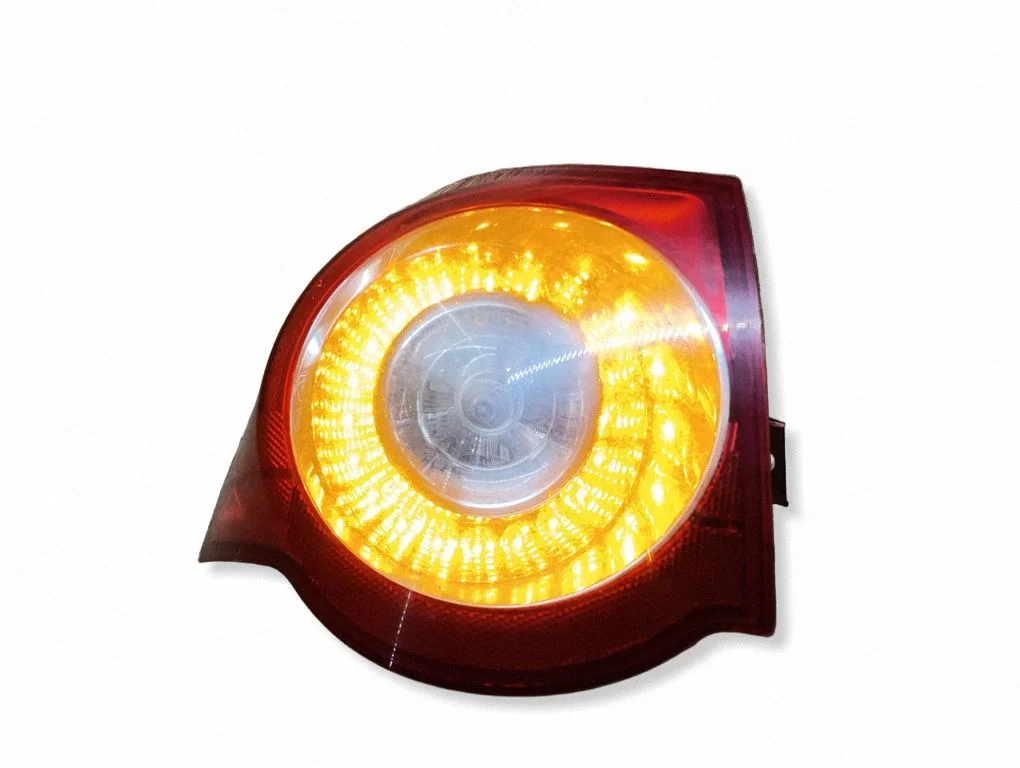 Lampa tylna w błotniku 3C9945095C