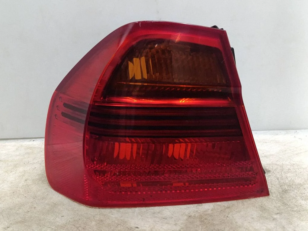 Rear/tail lights 6937457