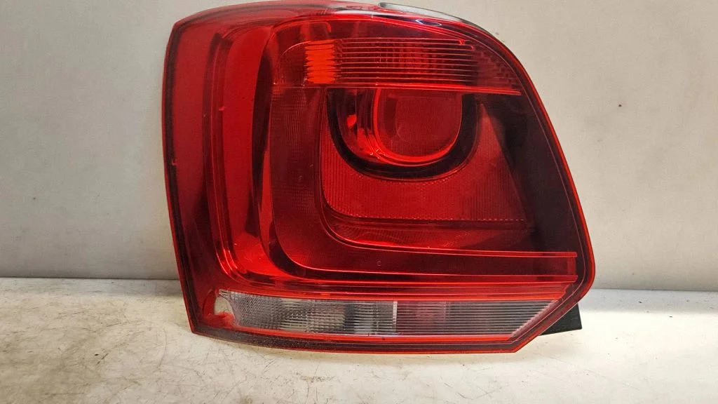 Lampa tylna w błotniku – Volkswagen Polo V 6R (2009-2017)