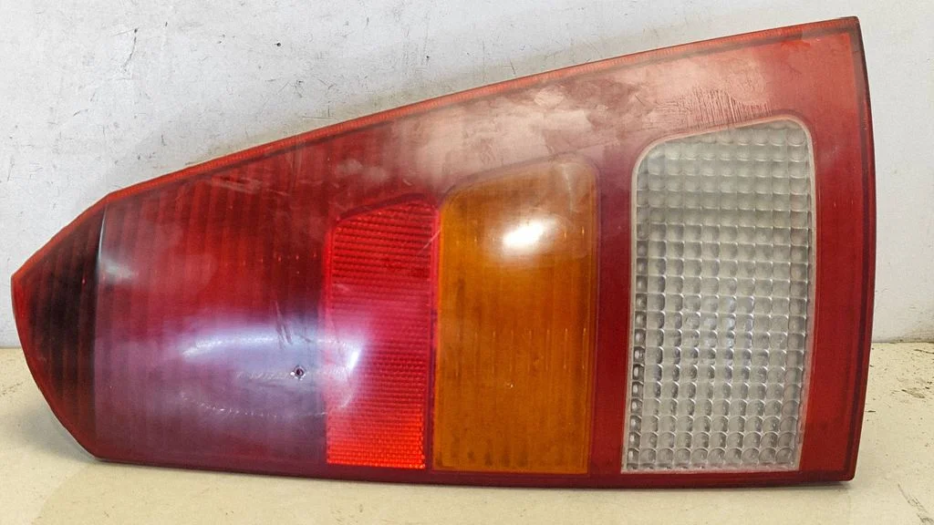 Rear/tail lights XS4X13N004
