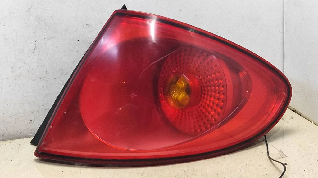 Lampa tylna w błotniku 5P5945112A