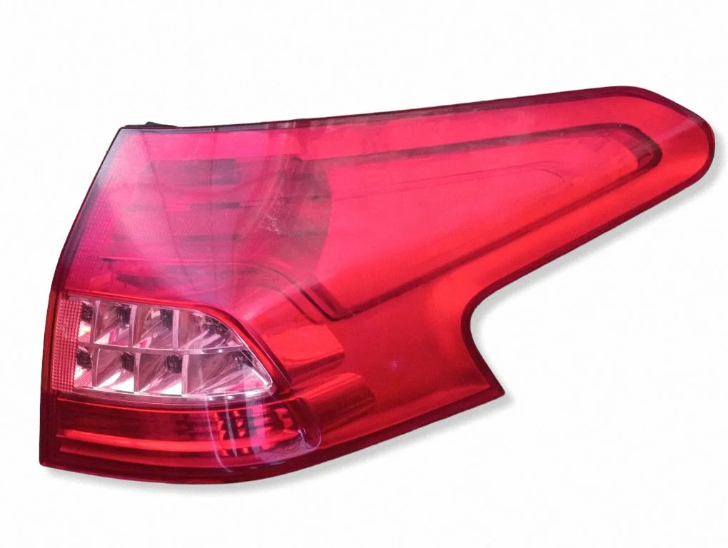 Rear/tail lights VP8X8X13404AX