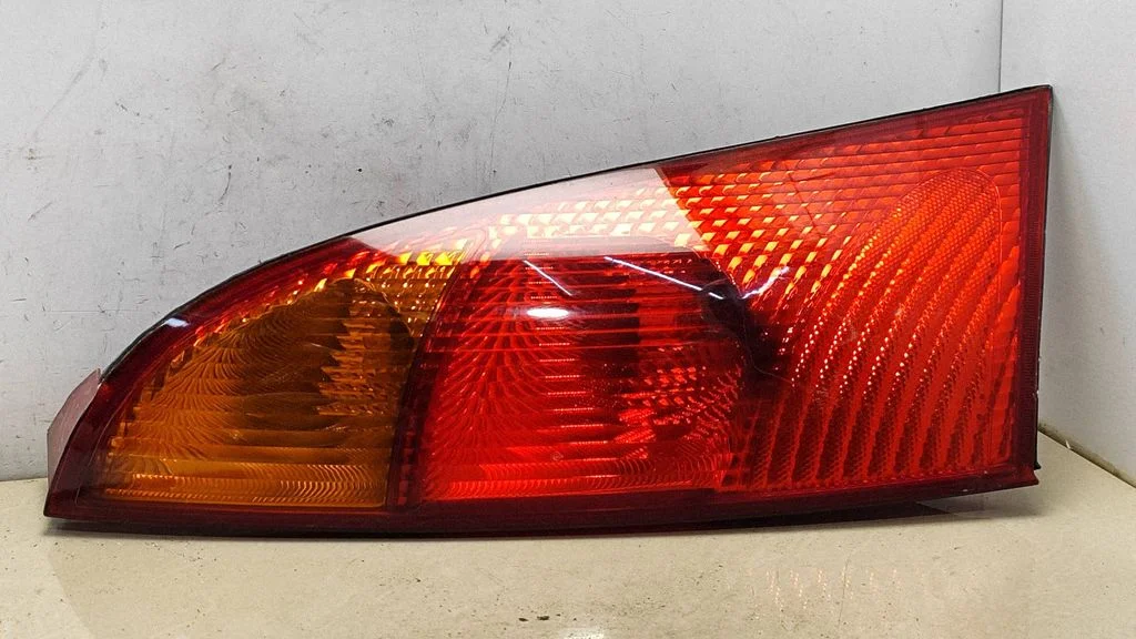 Rear/tail lights 1M5113405