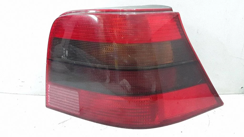 Rear/tail lights 1J6945111S