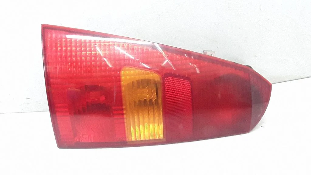 Rear/tail lights – left