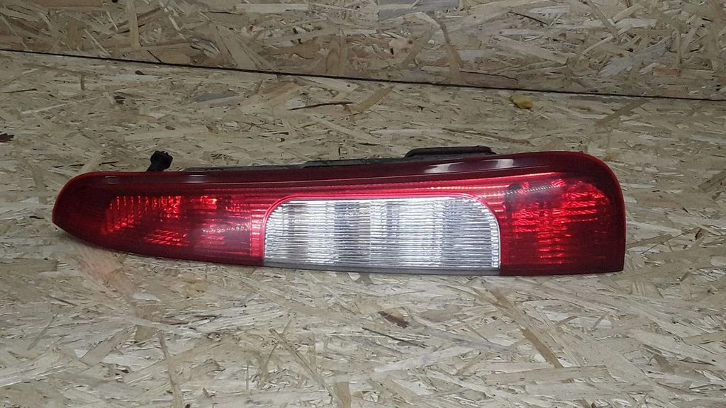 Tagatuli keres 3M5113A602AA