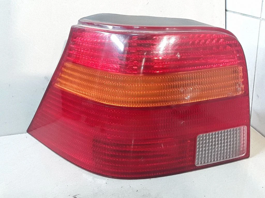 Rear/tail lights 1J6945095R