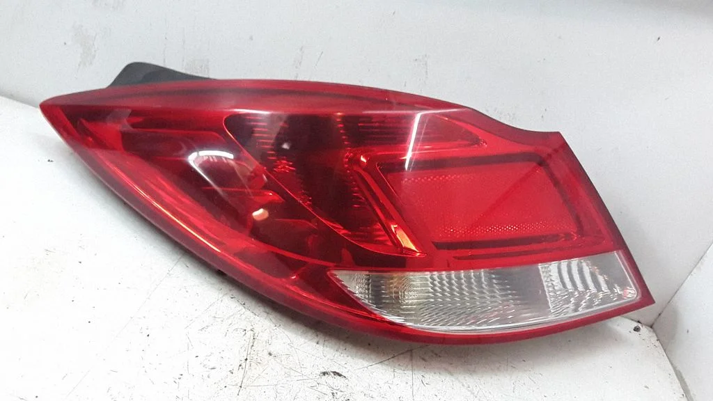 Tagatuli keres – Opel Insignia A (2008-2017)