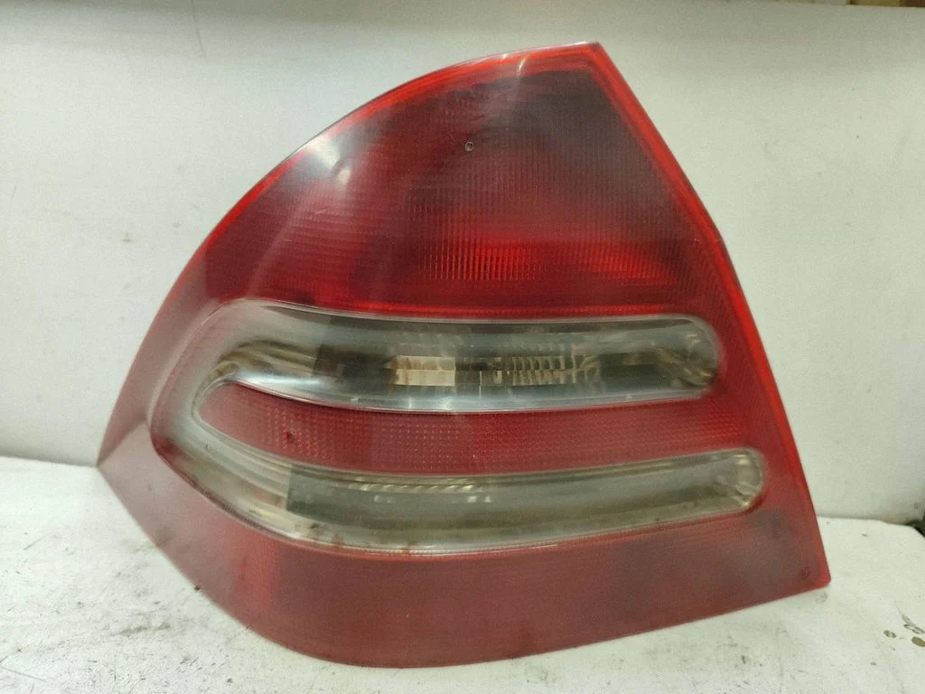 Rear/tail lights – Mercedes-Benz C-Class W203 (2000-2007)