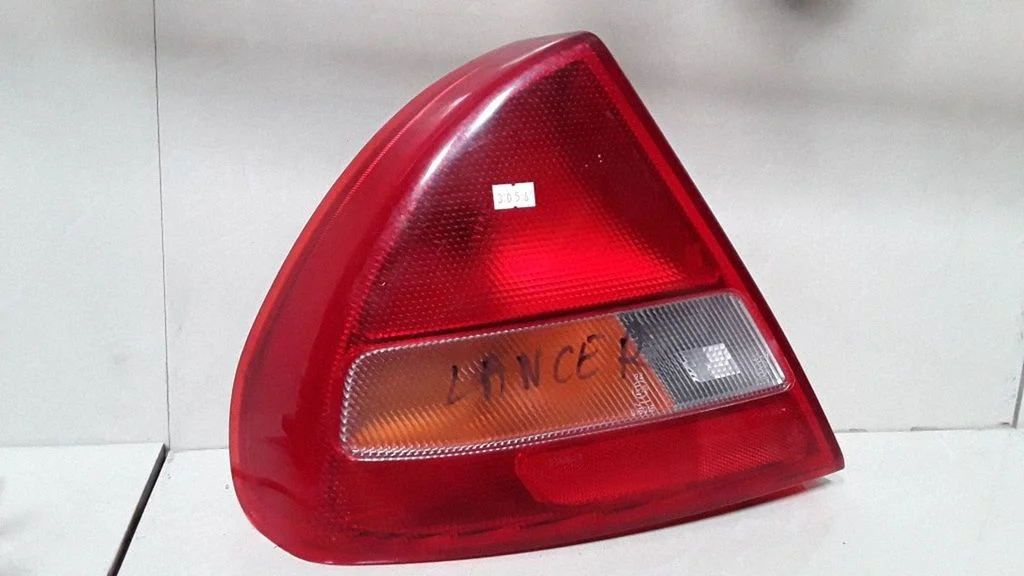 Rear/tail lights – Mitsubishi Lancer (1997-2003)