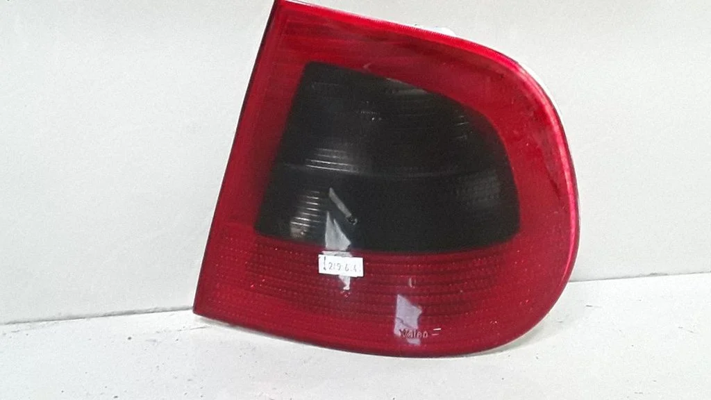 Lampa tylna w błotniku 6K5945096