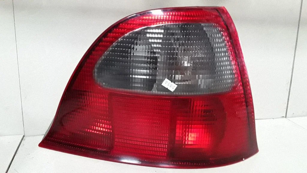 Lampa tylna w błotniku – prawa
