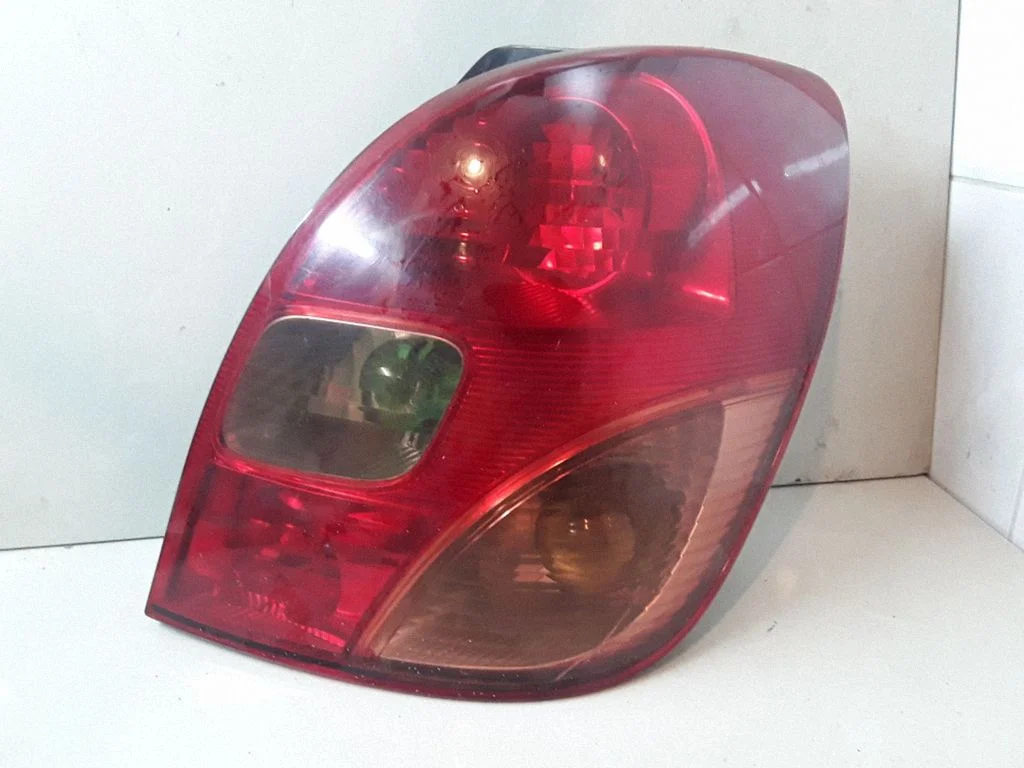 Tagatuli keres – Toyota Corolla Verso E121 (2001-2004)