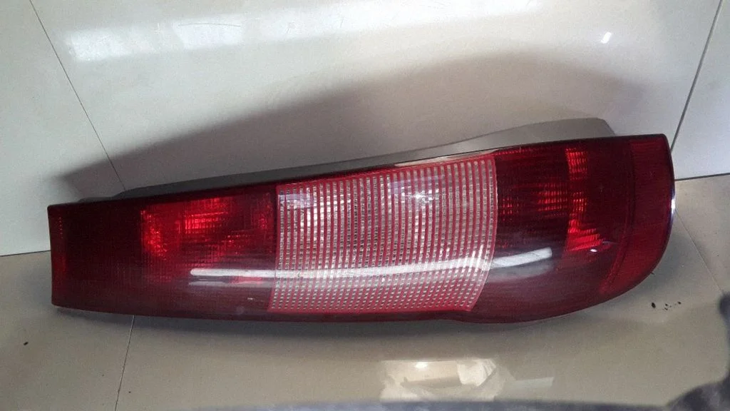 Lampa tylna w błotniku – Fiat Punto (188) (1999-2010)