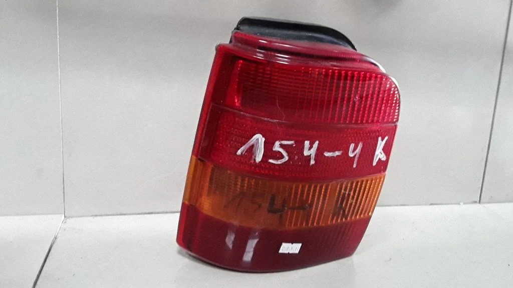Lampa tylna w błotniku 93GG13A603 – Ford Scorpio (1995-1998)