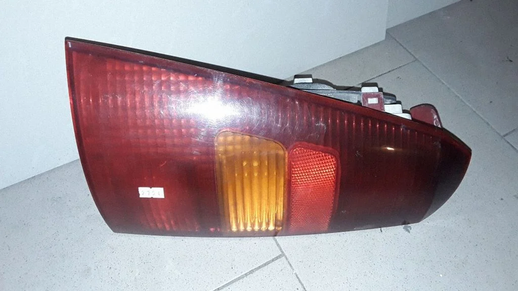 Lampa tylna w błotniku – Ford Focus (1998-2004)